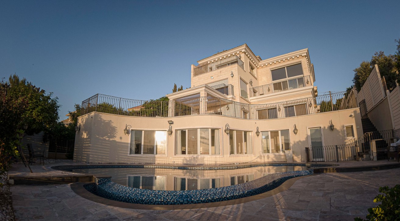 The Cliff Estate