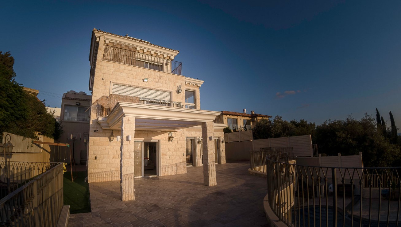 The Cliff Estate